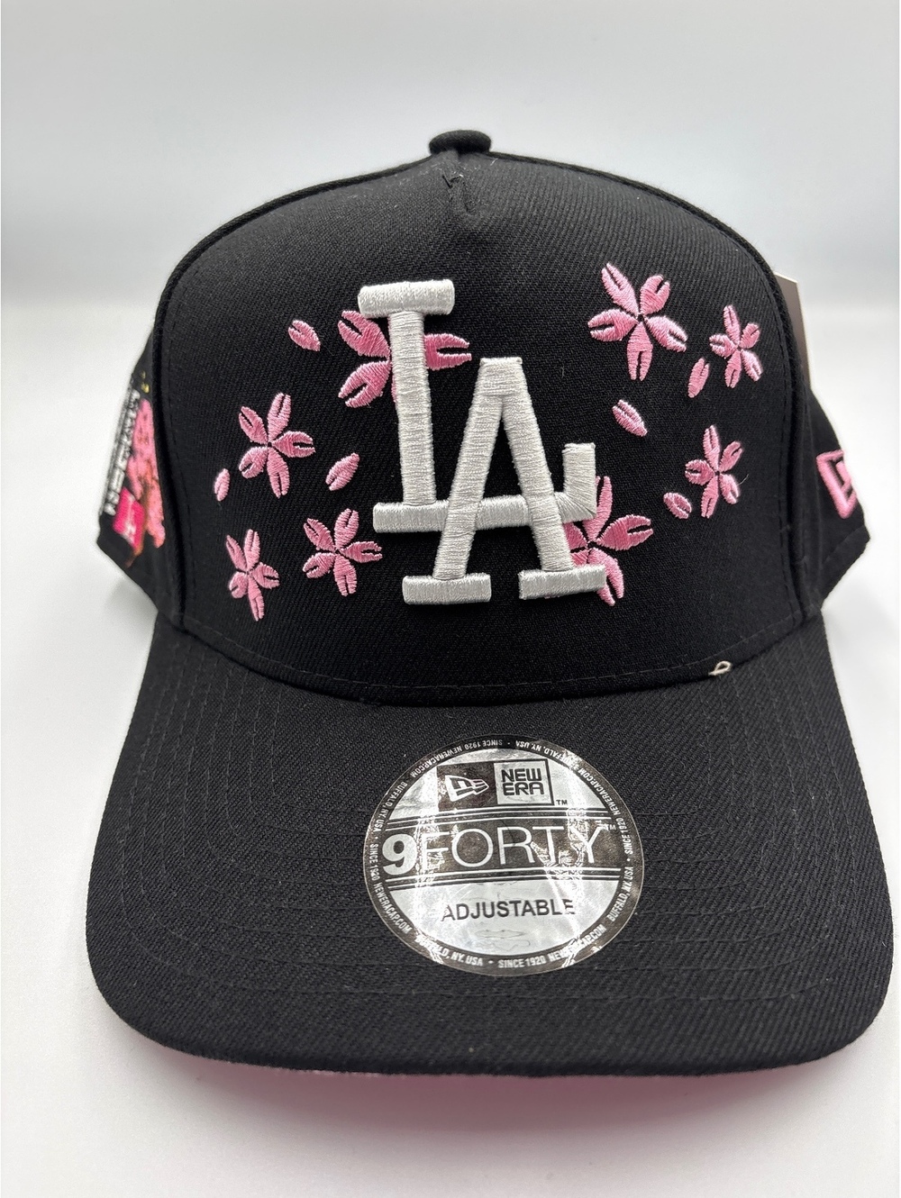 New Era 9FORTY Adjustable LA Dodgers Black Cap with Pink Cherry Blossom